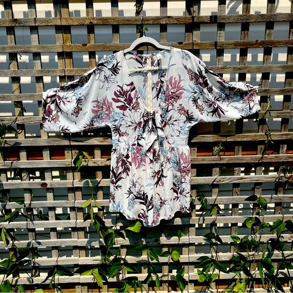 Floral romper from Mahina in Maui - Picture 1 of 4